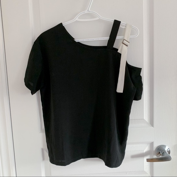 Black and white double strap off the shoulder shirt - Picture 1 of 3